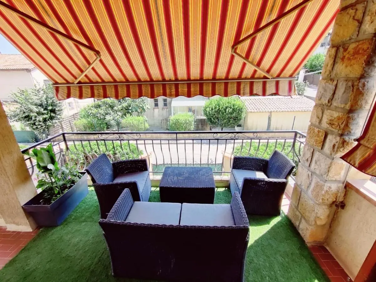 Lägenhet La Villa Castel - Haut De Villa - Parkings- 3 Chambres - 8 Couchages - Jardin - Barbecue Cagnes-sur-Mer Frankrike