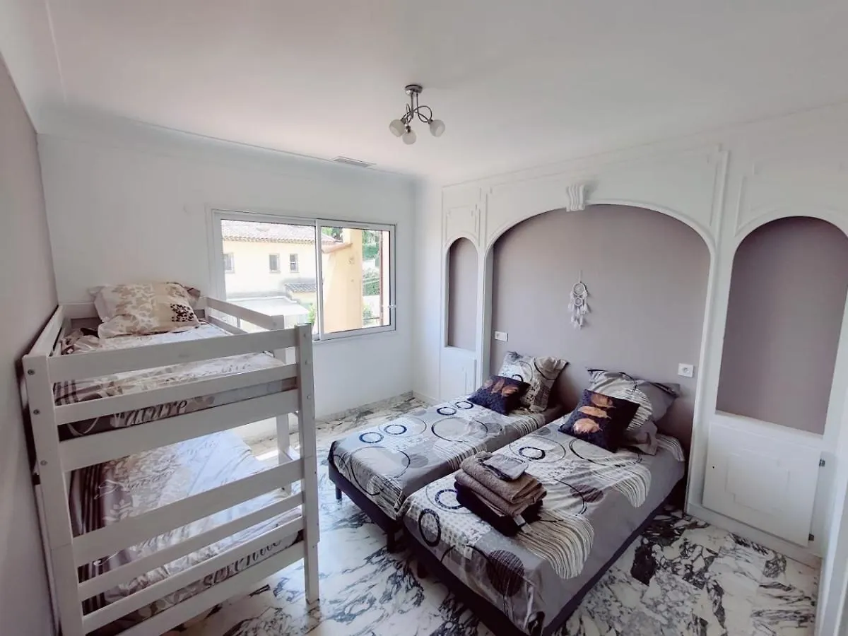 Apartmán La Villa Castel - Haut De Villa - Parkings- 3 Chambres - 8 Couchages - Jardin - Barbecue Cagnes-sur-Mer